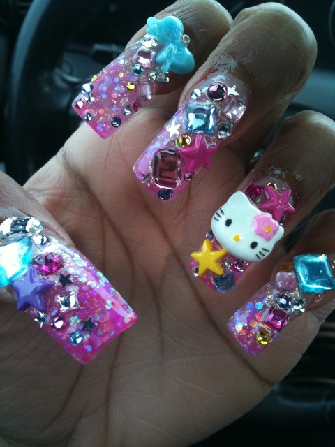 Hello Kitty Glitter. Hello Kitty Glitter Nails (via