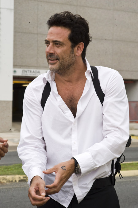 chelebelleslair:  Considering how much I enjoyed watching him in THE LOSERS I shall post some pics of Jeffrey Dean Morgan.  43. Jeffrey Dean Morgan