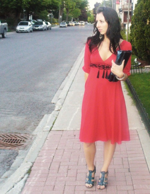 
Wearing red always makes me feel like sucking oysters splashed with vodka and smoking menthols for some reason&#8230;.so that is EXACTLY what I did while wearing this
x
dress:divine   belt:vintage    shoes:ninewest  
