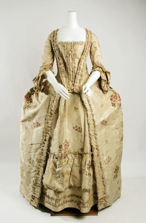 Dress (Robe à la Française)1750-1775 - French (via)
