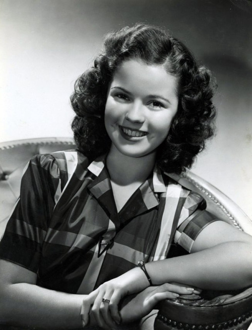 shirley temple grown up. Shirley Temple 1942 ”Grown Up in Miss Annie Rooney” Photo by George Hurrell