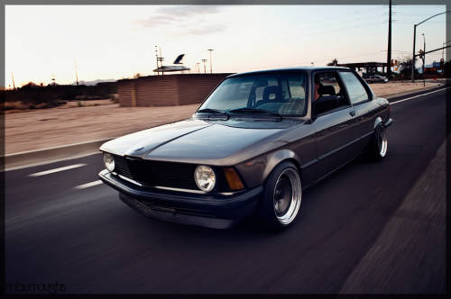 Another photo of the stunning E28 BMW by mburroughs