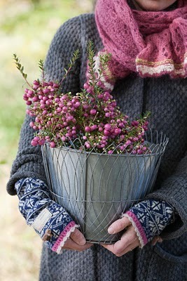 pughs-news:  amagicalplacetobe:  i-hearted-u:umla:suzannespage:thebeldam:konfetti:Blomsterverkstad    I love the textures here. And the long sleeves are for you, Rach. (thepaisleyelf.tumblr.com, a hilarious and lovely blog)
