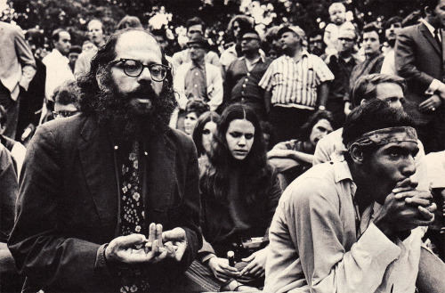 Allen Ginsberg, Chicago, 1968. Photo by Mary Ellen Mark.