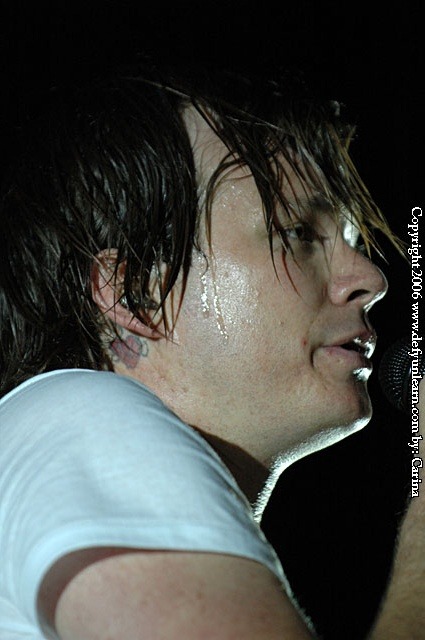 I never knew he had a tattoo behind his ear 31 notes Tags Tom DElonge