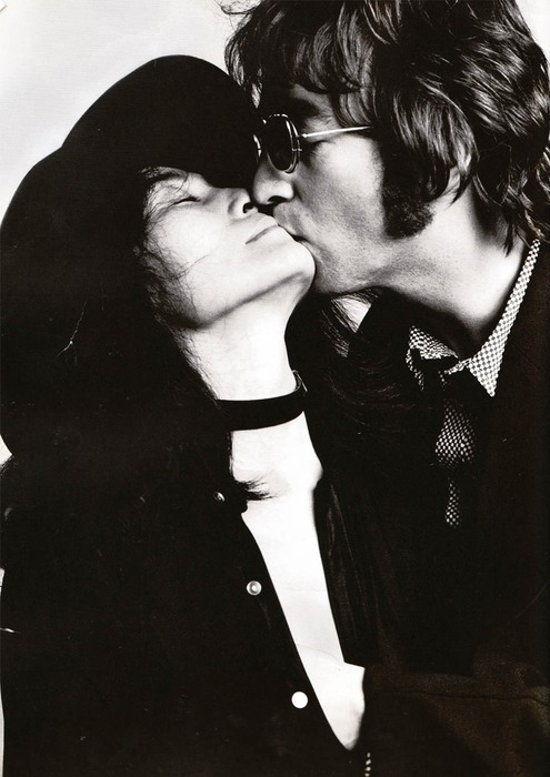 “ Perguntaram a John Lennon: Por que você não pode ficar sozinho, sem a Yoko?Eu posso, mas não quero. Não existe razão no mundo porque eu devesse ficar sem ela. Não existe nada mais importante do que o nosso relacionamento, nada. E nós curtimos estar juntos o tempo todo. Nós dois poderíamos sobreviver separados, mas pra quê? Eu não vou sacrificar o amor, o verdadeiro amor, por nenhuma piranha, nenhum amigo e nenhum negócio, porque no fim você acaba ficando sozinho à noite. Nenhum de nós quer isto, e não adianta encher a cama de transa, isso não funciona. Eu não quero ser um libertino. É como eu digo na música, eu já passei por tudo isso, e nada funciona melhor do que ter alguém que você ame te abraçando.”