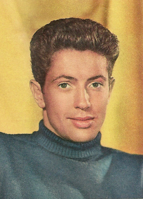 Farley Granger photo from January 1949 Photoplay magazine