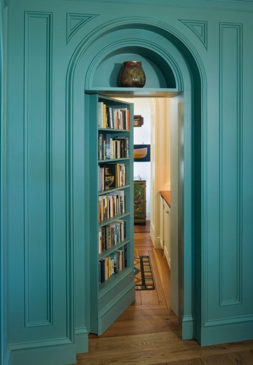 myownmelt:


antistatic: I need a hidden room. Or a hidden staircase that leads to an office. 

book cases &amp; secret passageways? nothing better
