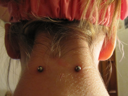 My nape piercing by giulia1988 on flickr (click)