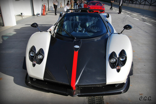 Follow the red line Starring Pagani Zonda Cinque Roadster by CGG 