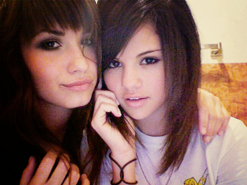 demi lovato and selena gomez tumblr. Demi Lovato And Selena Gomez.
