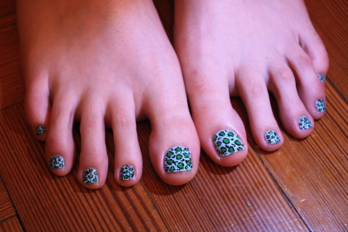 Tags: nail art nails green leopard toenail art Essie mint