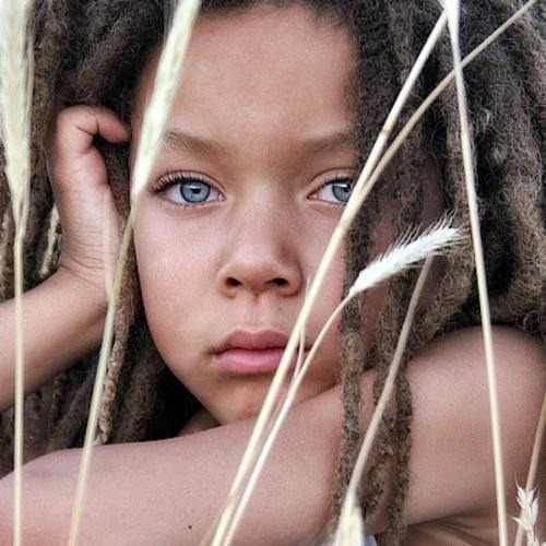 ”Enquanto a cor da pele for mais importante que o brilho dos olhos, haverá guerra.“
Bob Marley