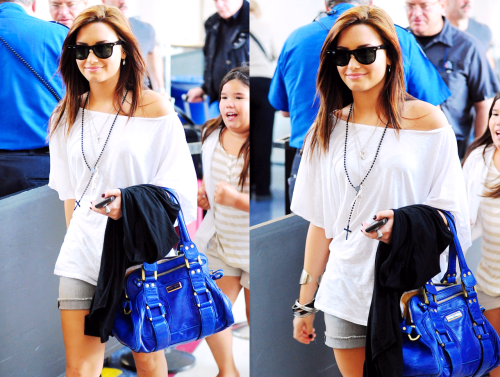 favorite demi photos in 2010 / in no order / lax airport