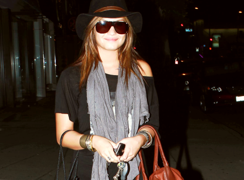 favorite demi photos in 2010 / in no order / shopping in beverly hills, ca