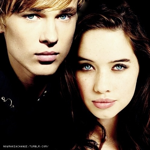 william moseley and anna popplewell. William Moseley and Anna