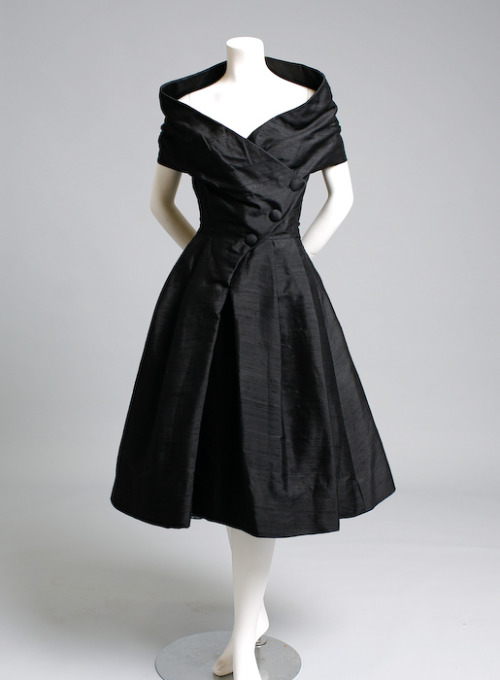 Christian Dior Haute Couture, Robe du Soir Courte, Paris, 1955
black dress
Vintage Christian Dior Paris Couture Cocktail Dress 1950&#8217;s 50&#8217;s 1955 - robe du soir courte