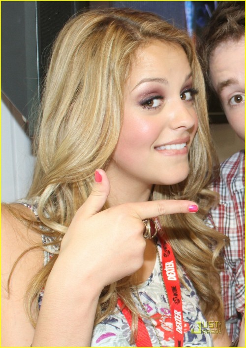 Gage Golightly - Images