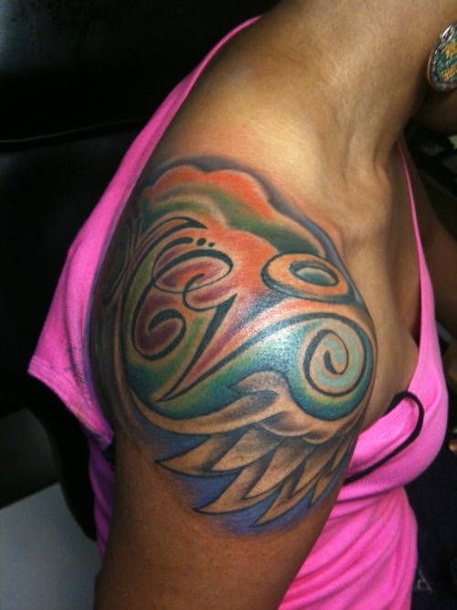 Who Think It's Impossible For Color Tattoos To Show On Dark Skin 500x667px