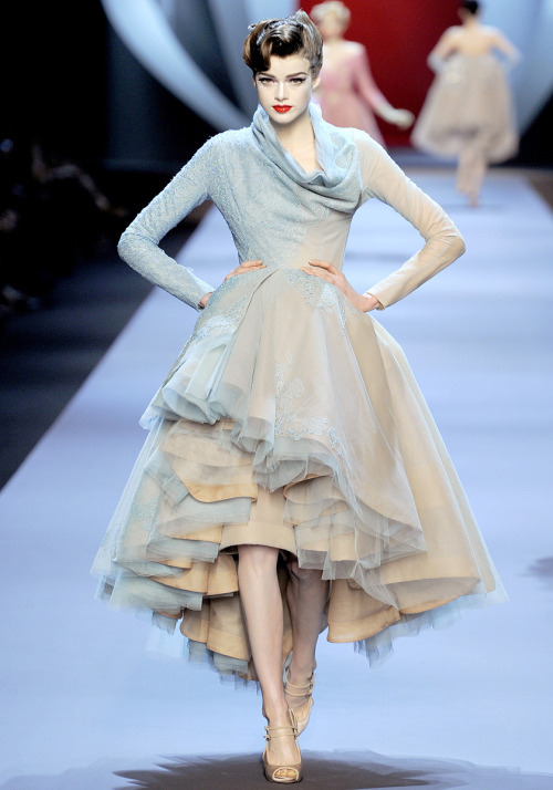 Vogue: Christian Dior Haute Couture, Spring 2011   photographer: Yannis Vlamos  Julia Saner
(click-through for zoom)