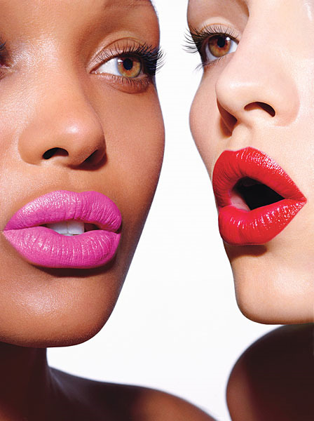 flyyybrown:

kiss and tell. vibrant colours.
