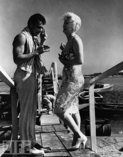 tony curtis marilyn. Tony Curtis and Marilyn Monroe