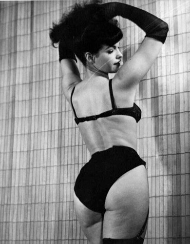 Another stunning image of Bettie Page Posted 1 year ago 40 notes