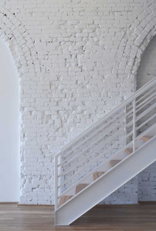 crystalized-tigers:

I have a thing for white brick walls with floorboards