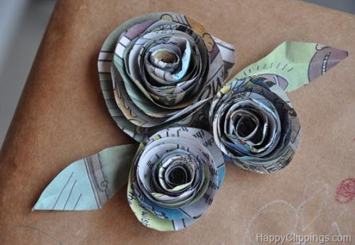 manilagirl:

DIY Newspaper Rose Gift Bows «&#160;Happy Clippings

