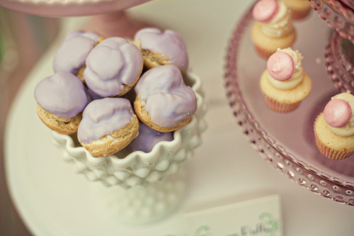 gastrogirl:

purple cream puffs.
