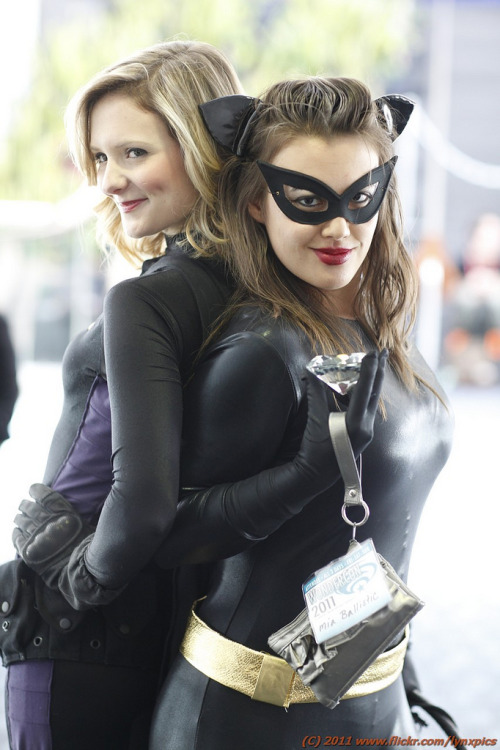 Batgirl and Catwoman Cosplay at Wondercon 2011 Photo by LynxPics Source 