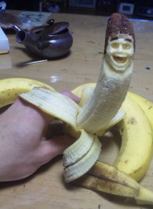 (via Wonderfully Creepy Sculptures Carved From Bananas)