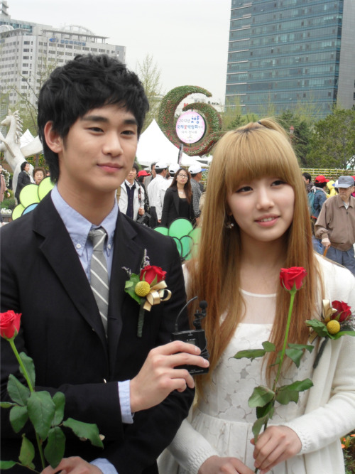 cloverdream:</p><br /><br /><br /><br /><br />
<p>Hmm, you said something? Sorry, I’m a bit distracted by having that hunk of spunk Kim Soo Hyun beside me.<br /><br /><br /><br /><br /><br />
” /></a></p>
<p><img style=