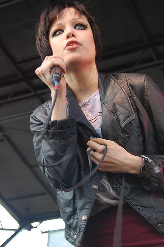 alice glass interview. alice glass, concert,