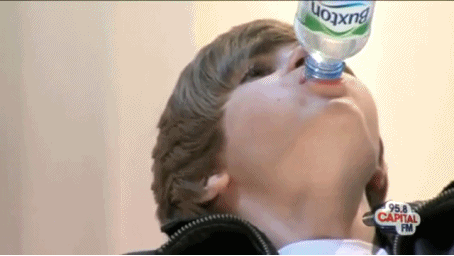 ineverperfect:  biebers-smile:  that awkward moment when your jealous of a bottle..   HAHAHAHAHAHHA DAMN TRUEEE