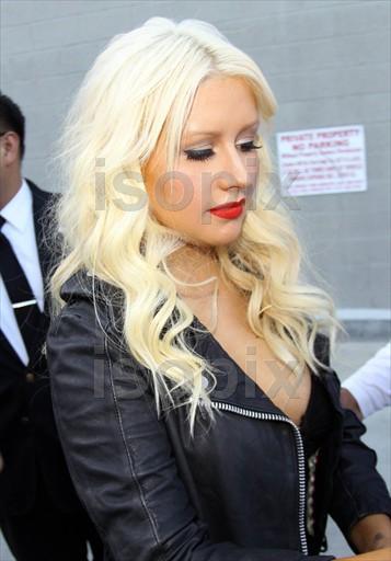 Christina Aguilera postpones