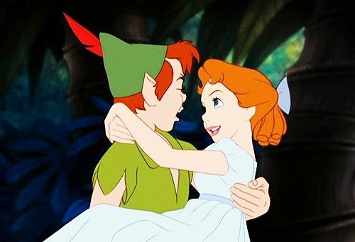 thaayway:

Ela me disse que amar era sofrer, e eu olhei pra ela e disse que sofreria por ela. Peter Pan
