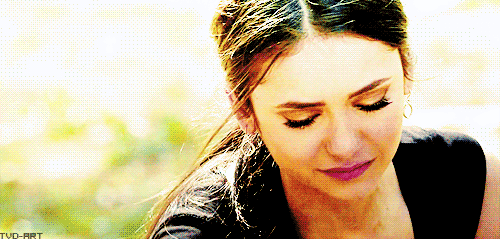  Ficar chateado é uma emoção pra quem se importa. - The Vampire Diaries. 