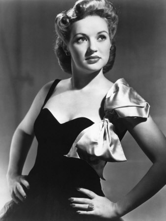 Oh the perfection that is Betty Grable's hair Source missstake 