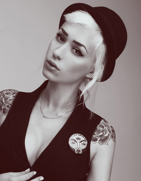 Girl female woman hat necklace short hair black and white bw tattoo 