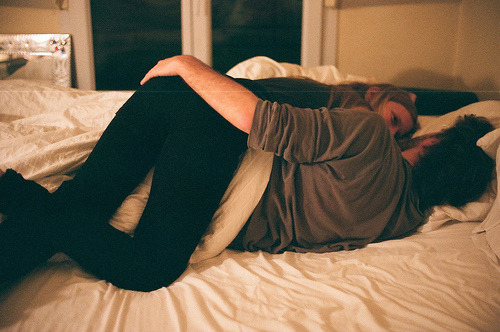 clrsbueno:

“Só queria ficar perto dele. No máximo, deitar abraçada com ele. Na mesma cama. Nem um beijo, nada. Só um abraço, bem apertado.”
Caio Fernando Abreu
