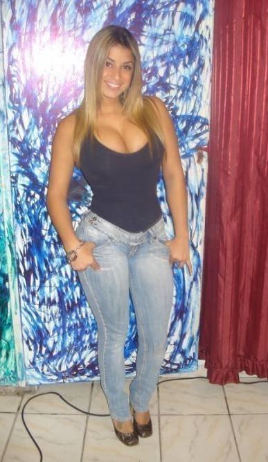 peacepax:

Hips and jeans
