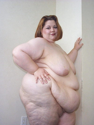 nudistwithasmallpenis Such a sexy woman How people not love BBW's