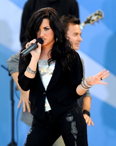 Demi Lovato working on new music with Timbaland Demi Lovato and Timbaland 
