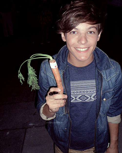 itseliberg33:  - Louis loves his carrots. credit.  