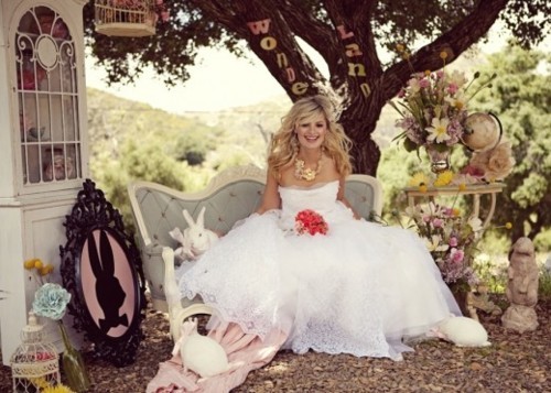 Alice in Wonderland Inspired Wedding OMG great ideas