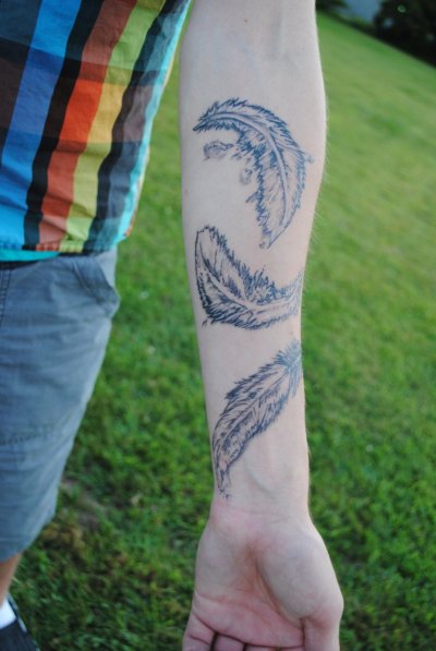This is about 2 weeks old now. The feathers are for the fallen Icarus in Greek mythology. Jade from Red23 in Ohio did a fucking NICE job on these. 