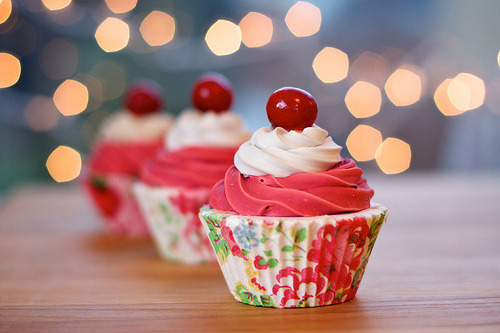Pretty cupcakes Source weheartitcom via goldsecret 