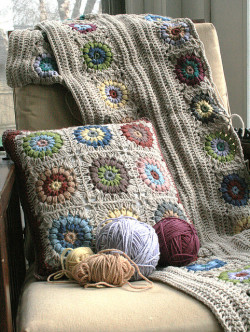 stitchesandpurls:

(via thingiesilike:Crochet)

