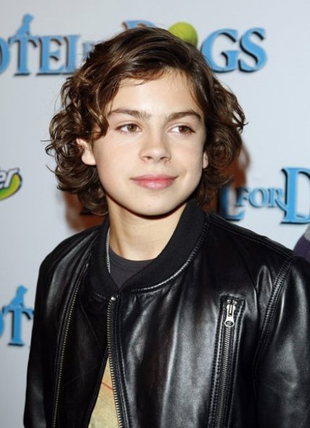 ngl at first when i googled jake t austin i thought these pics were 